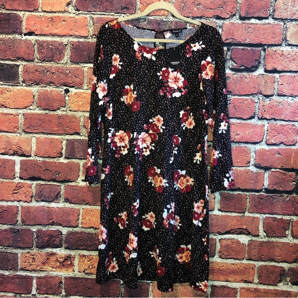 Torrid size 1 NEW pretty dress